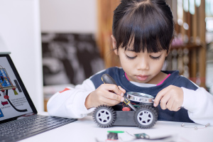 Promoción del aprendizaje mediante proyectos multidisciplinarios STEM