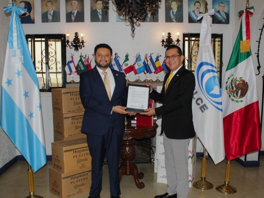 ILCE realiza donación de 600 ejemplares de libros a la República de Honduras