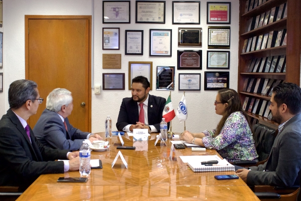 Analizan colaboración el ILCE y el Centro Nacional de Evaluación para la Educación Superior (CENEVAL) de México