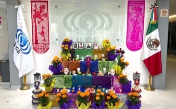 Altar de Día de Muertos en el ILCE