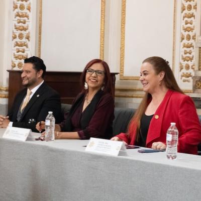 Dr. Salvador Percastre-Mendizábal, director general del ILCE; Exma. Sra. Leticia Ramírez Amaya, secretaria de Educación Pública del Gobierno de los Estados Unidos Mexicanos, y Exma. Sra. Anabella María Giracca Méndez, ministra de Educación del Gobierno de